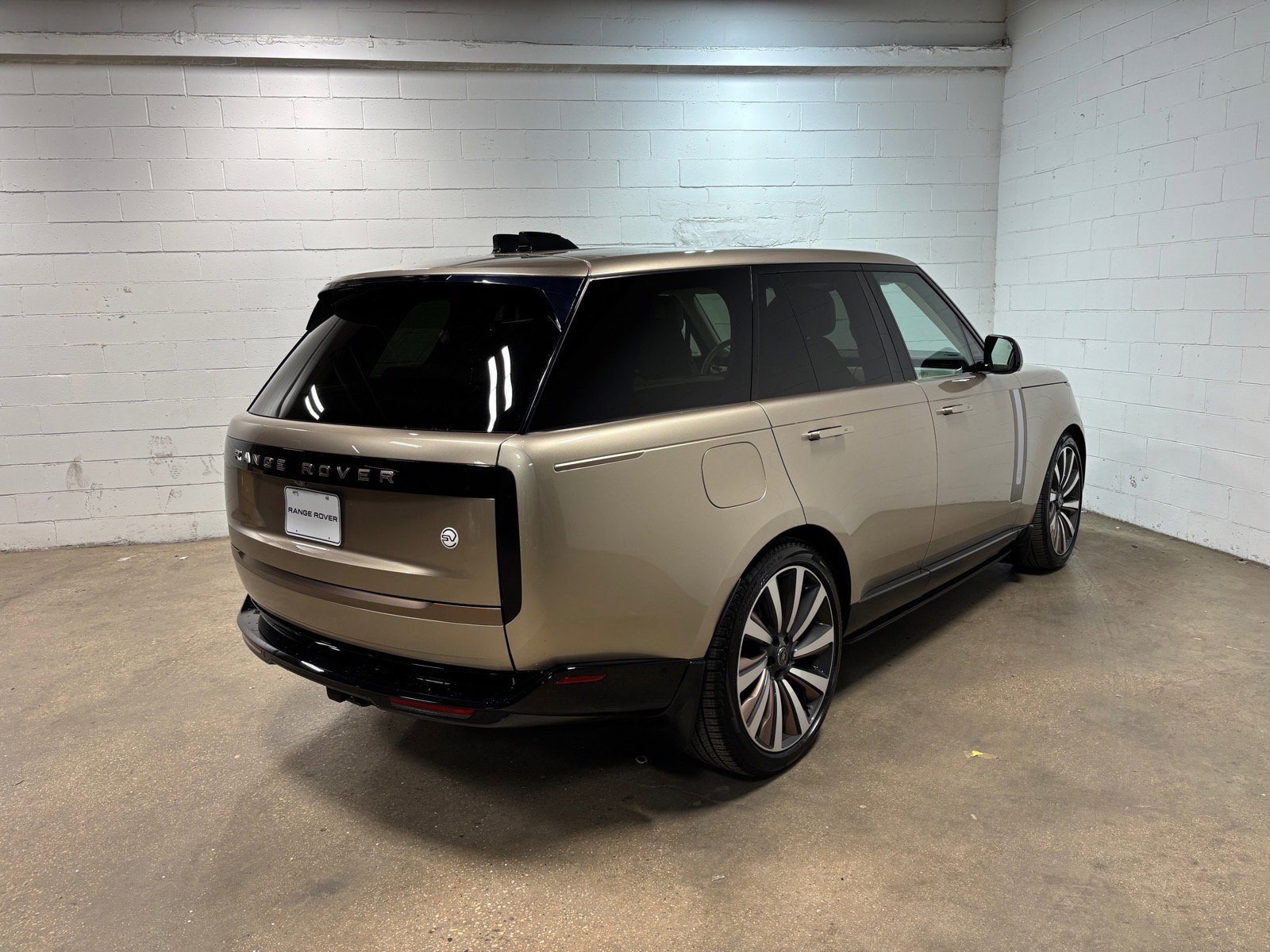 Used 2023 Land Rover Range Rover SV AWD/4WD image 6