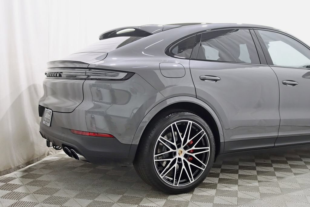 Used 2024 Porsche Cayenne S AWD/4WD image 9