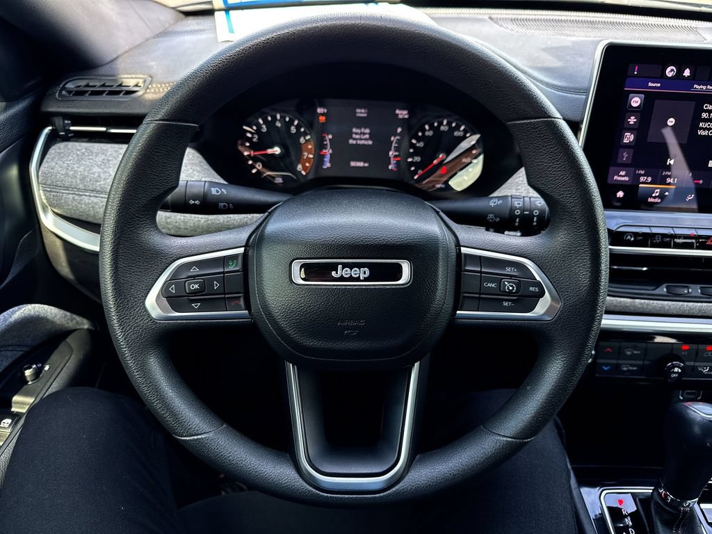 Used 2023 Jeep Compass Sport AWD/4WD image 14