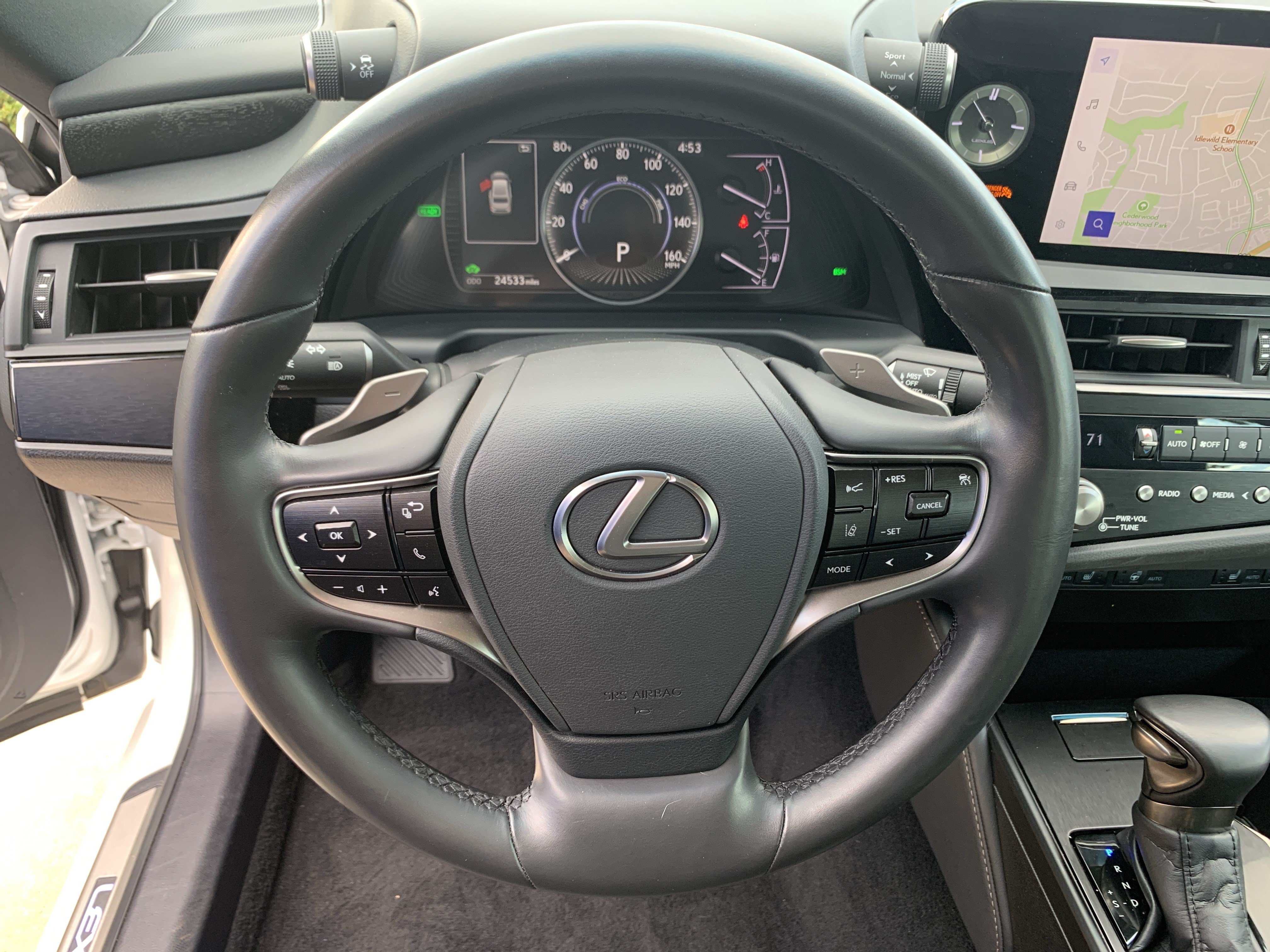 Used 2025 Lexus ES 300h w/ Premium Package FWD image 18