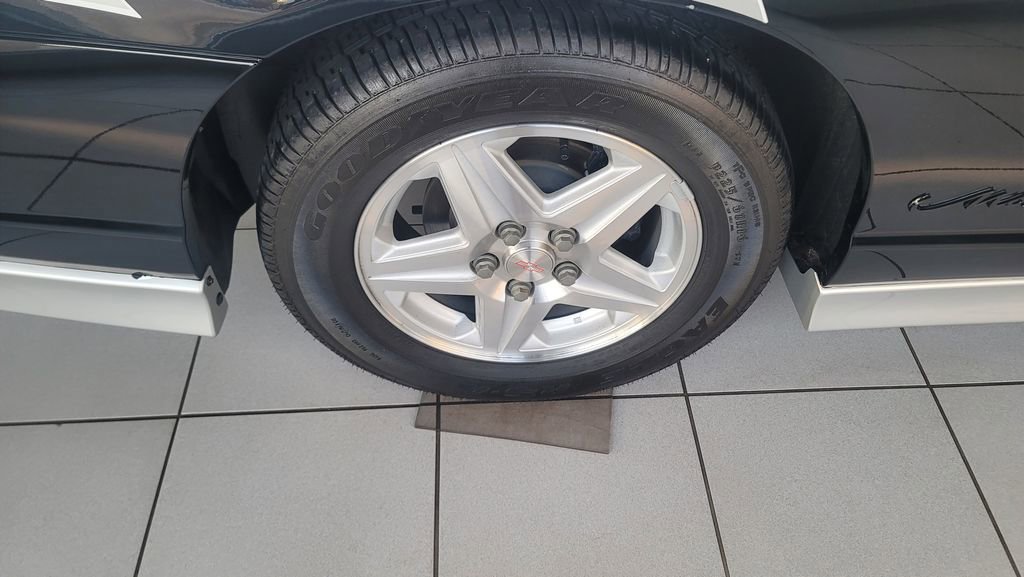 Used 2001 Chevrolet Monte Carlo SS w/ Preferred Equipment Group image 13