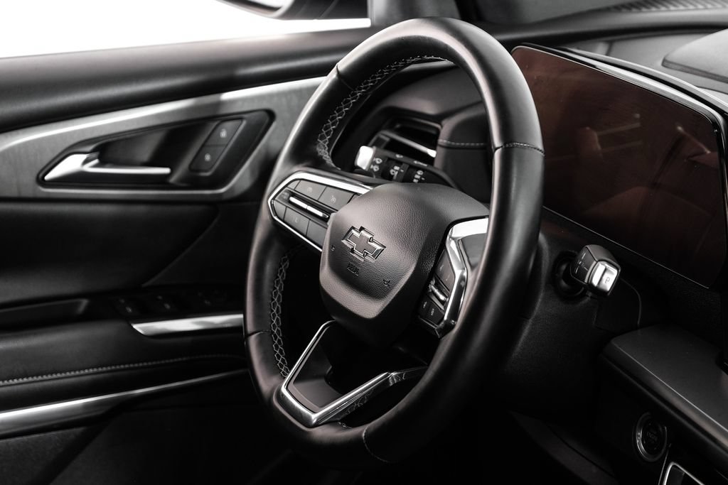 Used 2024 Chevrolet Traverse LT w/ Midnight/Sport Edition FWD image 11