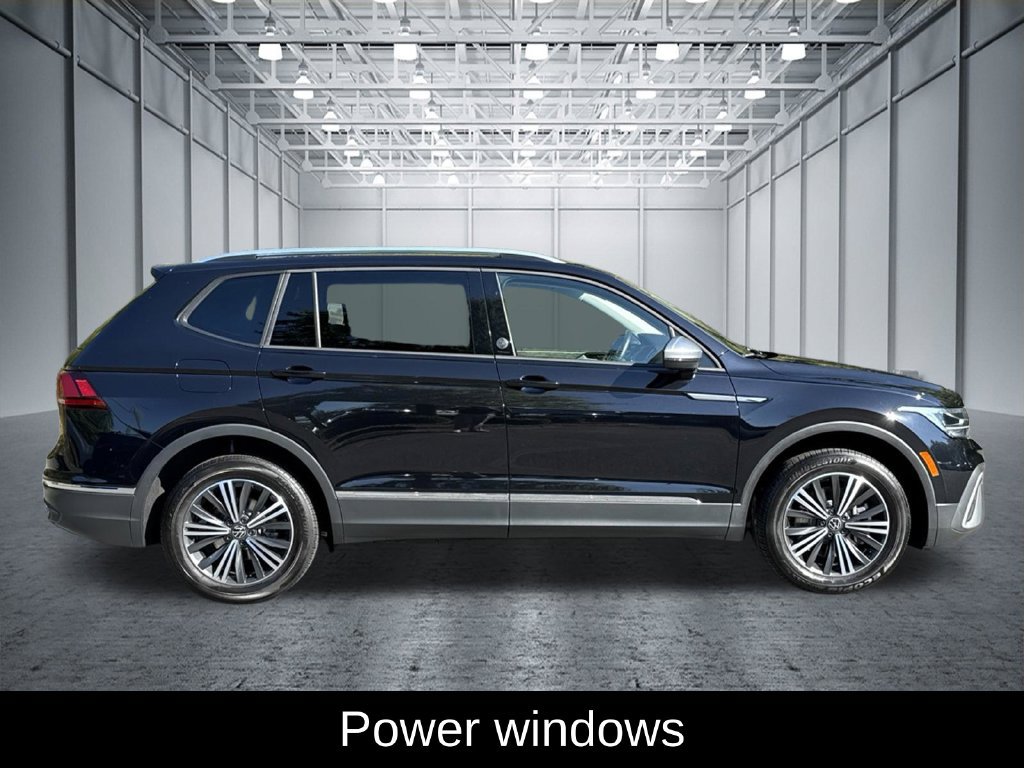 Used 2024 Volkswagen Tiguan SE FWD image 8
