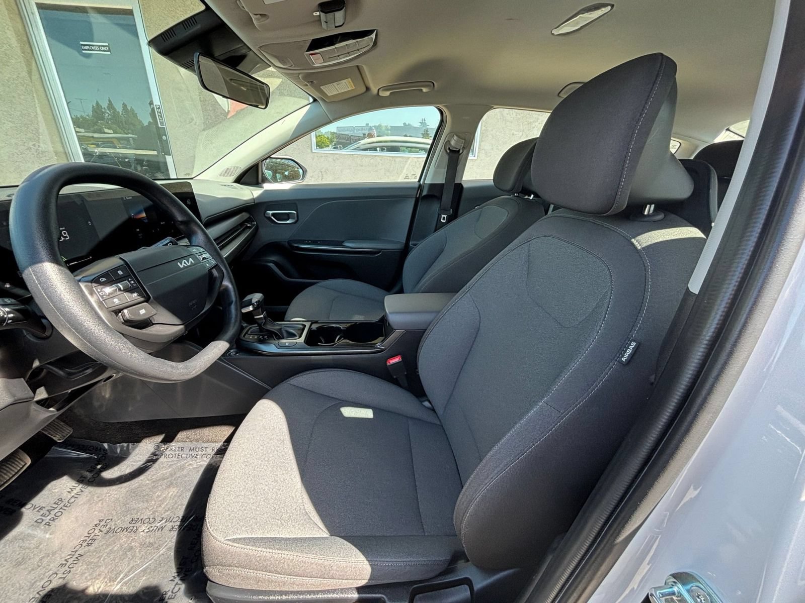 Used 2025 Kia K4 FWD image 25