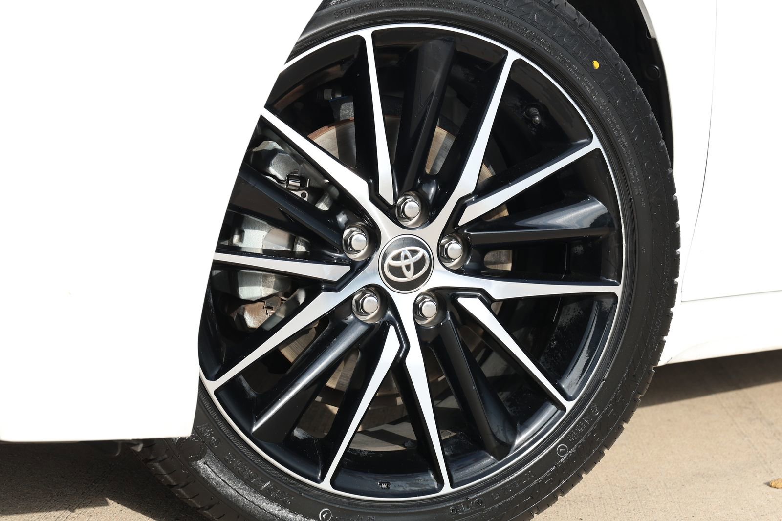 Used 2024 Toyota Camry SE image 12