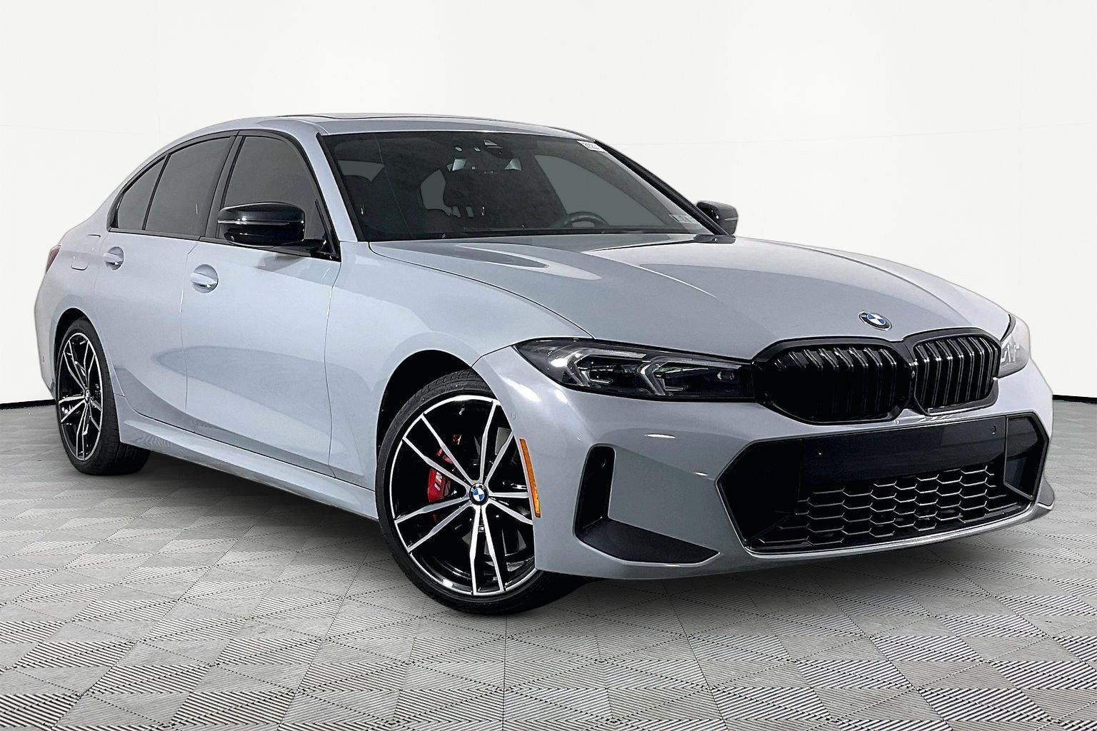 Used 2023 BMW 330i xDrive Sedan w/ M Sport Package AWD/4WD image 4