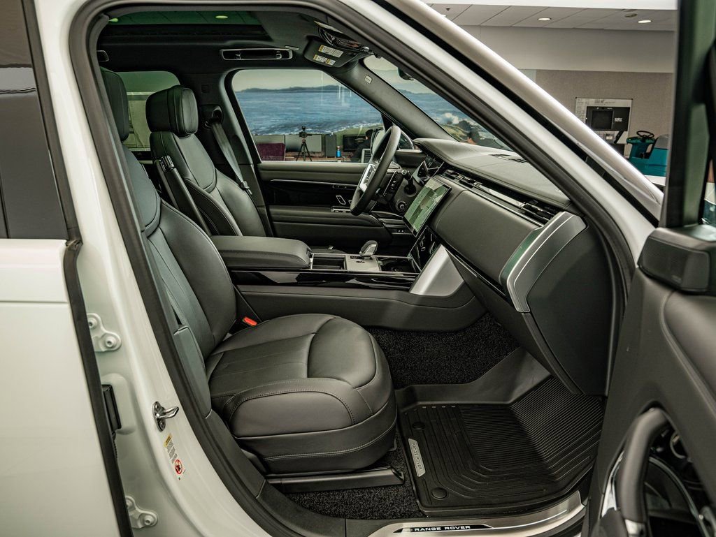 New 2026 Land Rover Range Rover SE image 34