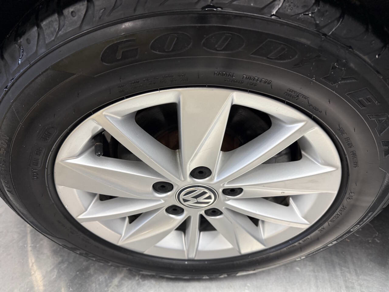 Used 2015 Volkswagen Golf SE image 26