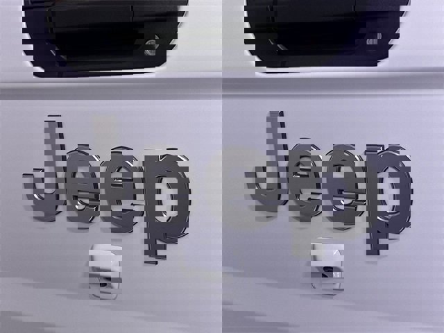 Used 2023 Jeep Gladiator Overland image 32