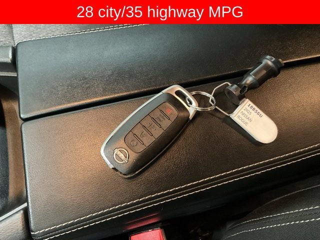 Used 2025 Nissan Rogue SV AWD/4WD image 21