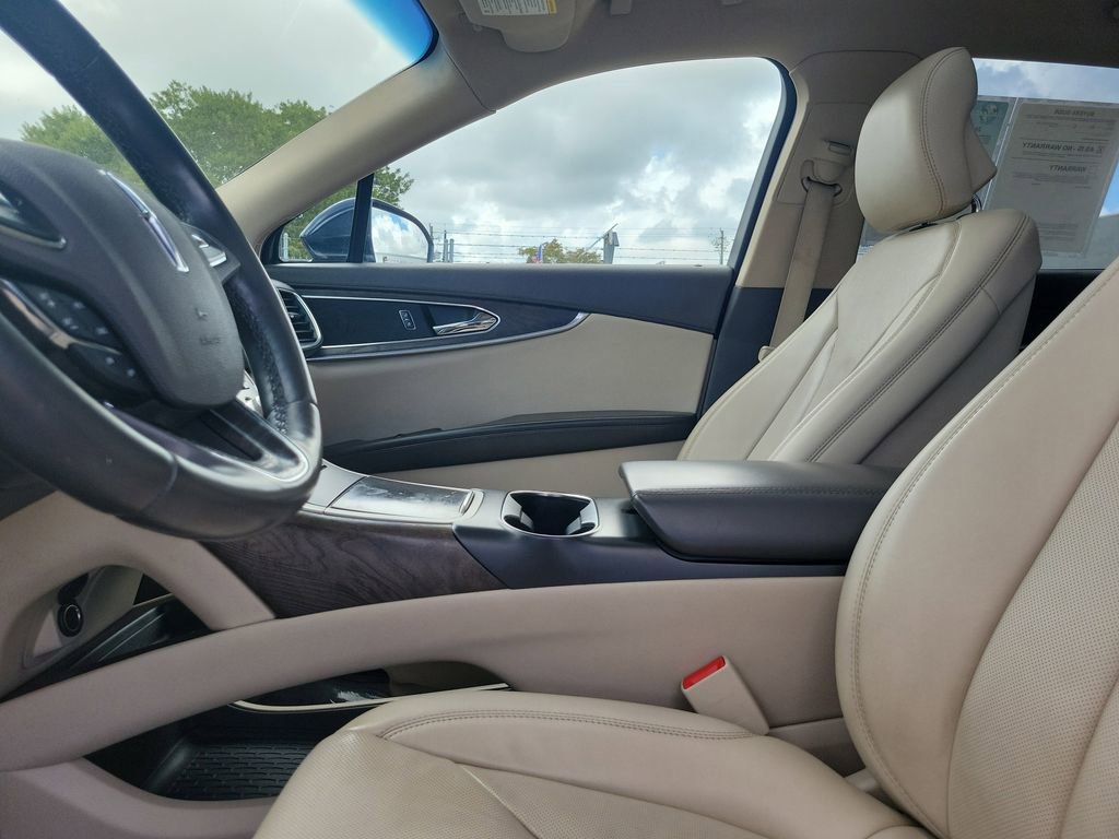 Used 2017 Lincoln MKX Reserve w/ Lincoln MKX Climate Package image 22