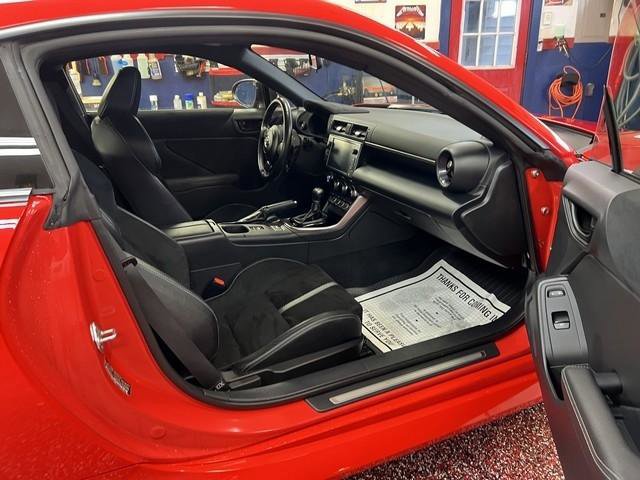 Used 2022 Toyota GR86 Premium image 10