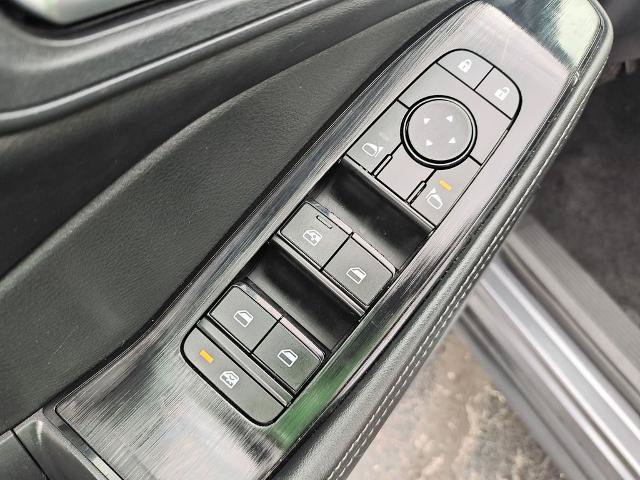 Certified 2025 Nissan Rogue SV AWD/4WD image 11
