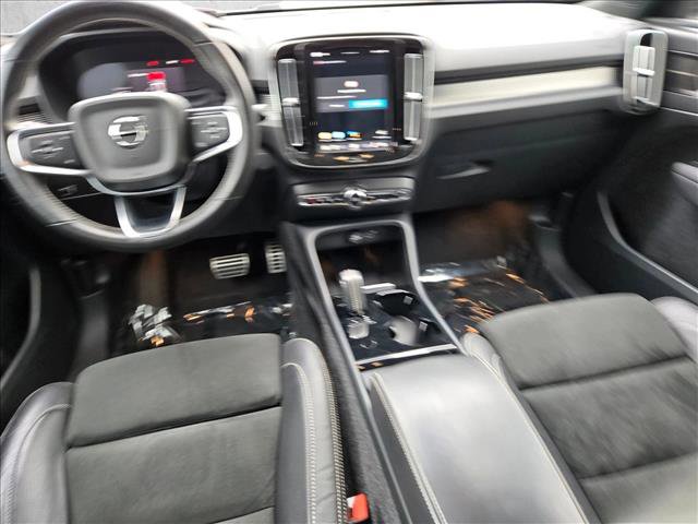 Used 2021 Volvo XC40 P8 Recharge w/ Advanced Package image 17