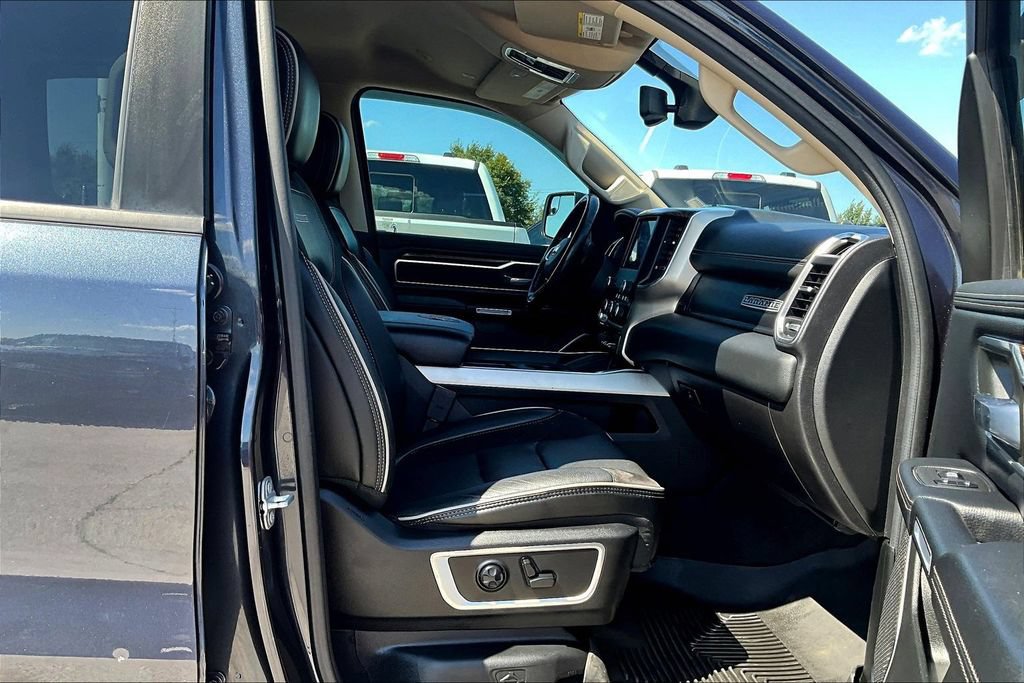 Used 2019 RAM 1500 Laramie AWD/4WD image 7