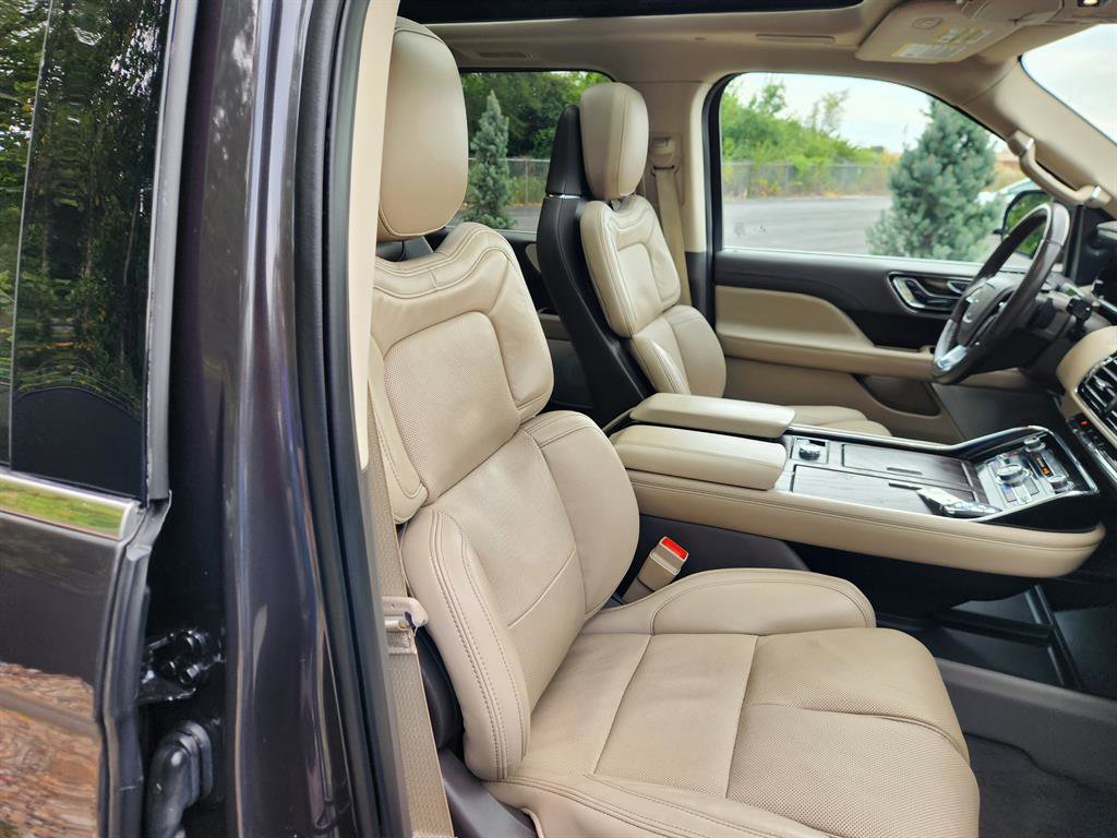 Certified 2023 Lincoln Navigator Reserve image 13