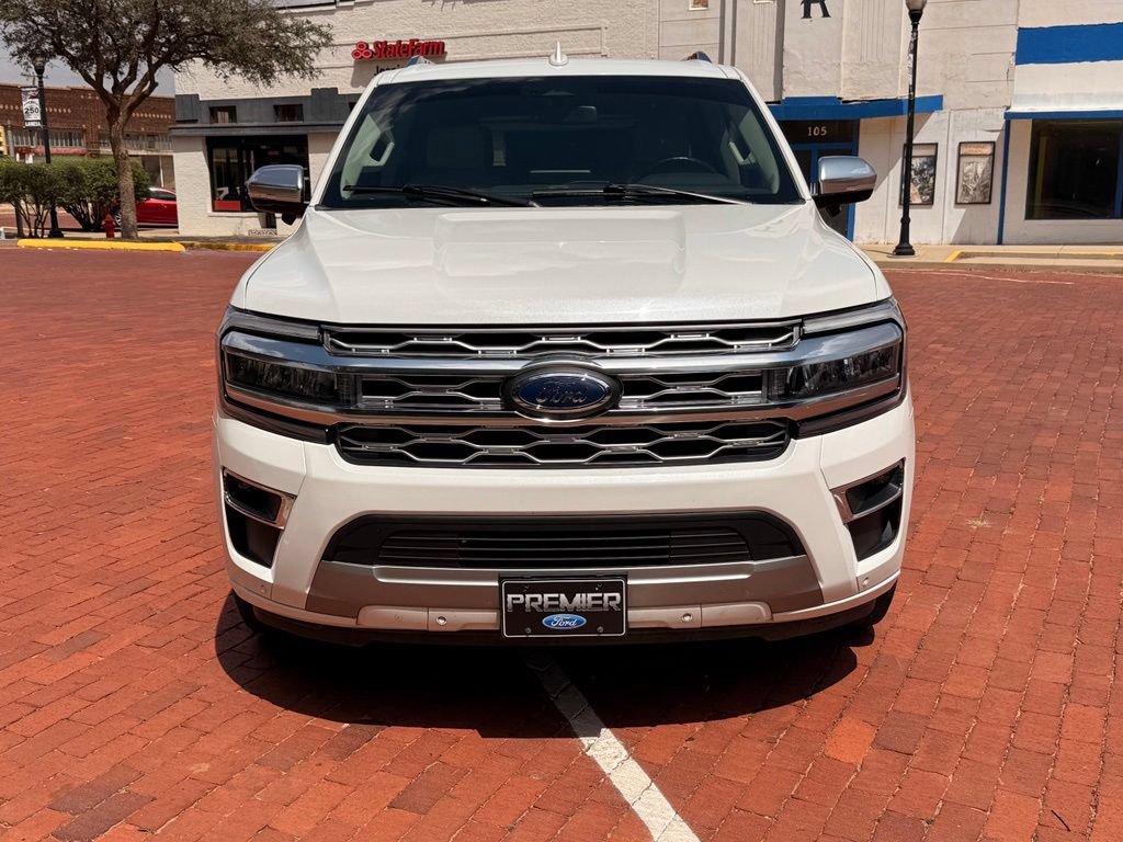 Used 2023 Ford Expedition Platinum RWD image 3