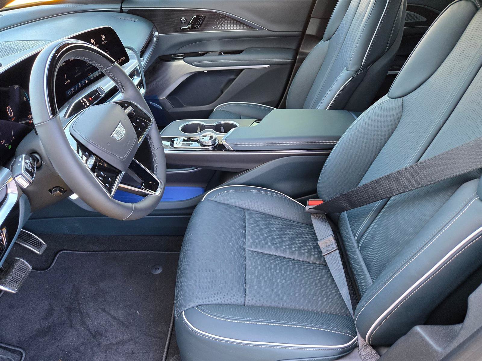 New 2026 Cadillac Lyriq Signature Sport w/ Nappa Leather Package AWD/4WD image 11
