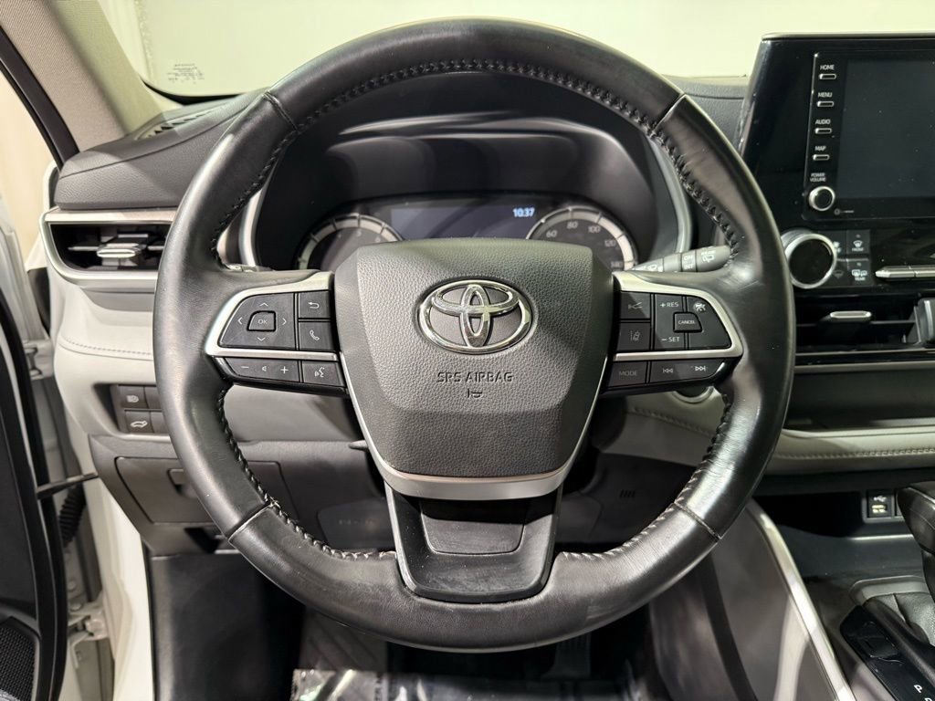 Certified 2022 Toyota Highlander XLE image 25