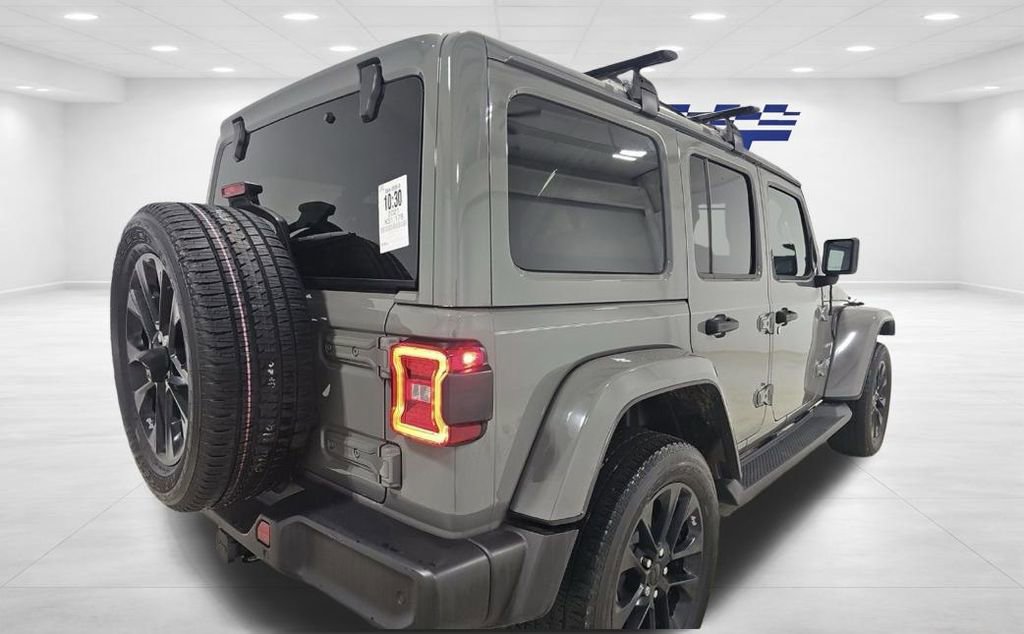 Used 2021 Jeep Wrangler Unlimited Sahara w/ Dual Top Group image 4