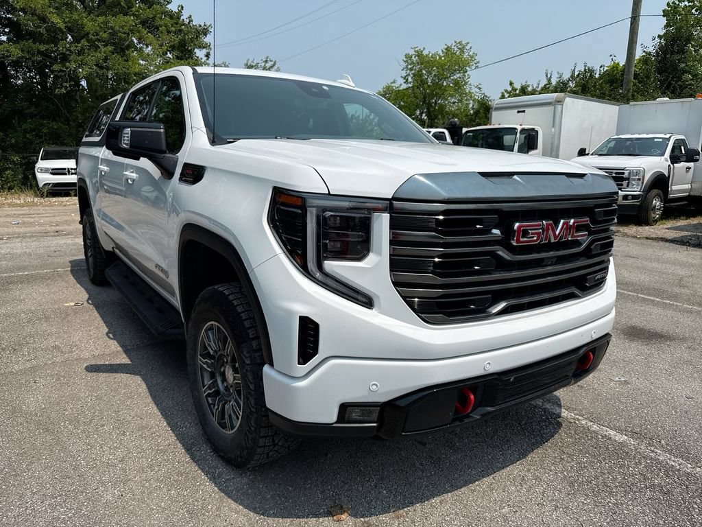 Used 2024 GMC Sierra 1500 AT4 w/ Technology Package AWD/4WD image 5