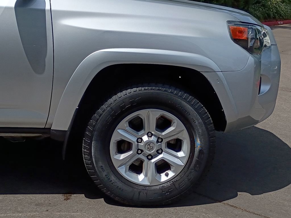 Used 2021 Toyota 4Runner SR5 AWD/4WD image 2