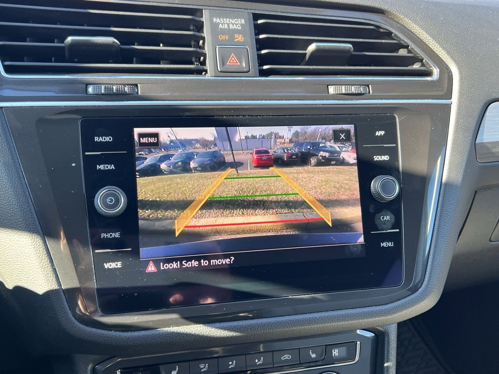 Used 2018 Volkswagen Tiguan SE image 20