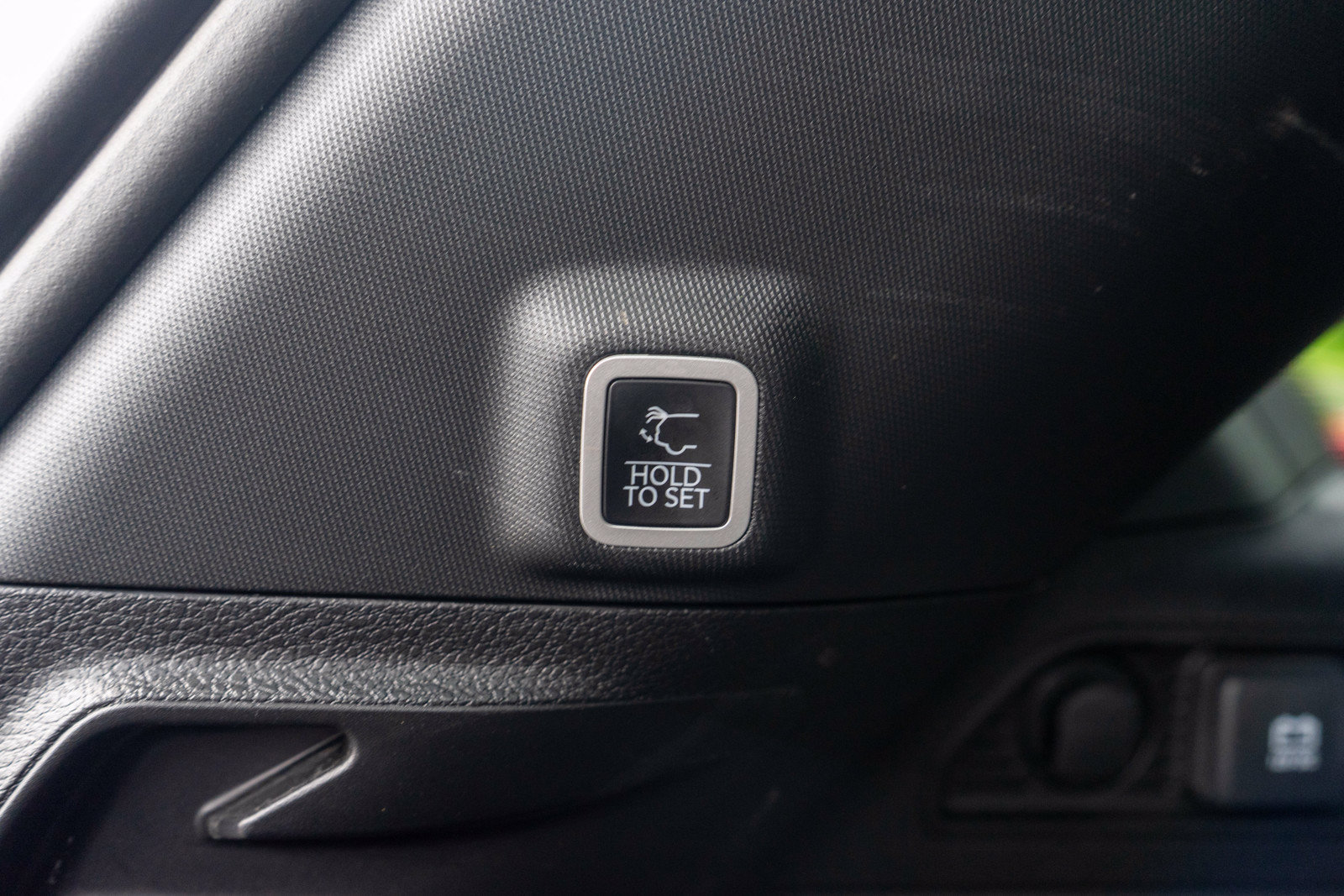 Used 2024 Jeep Grand Cherokee Altitude AWD/4WD image 10