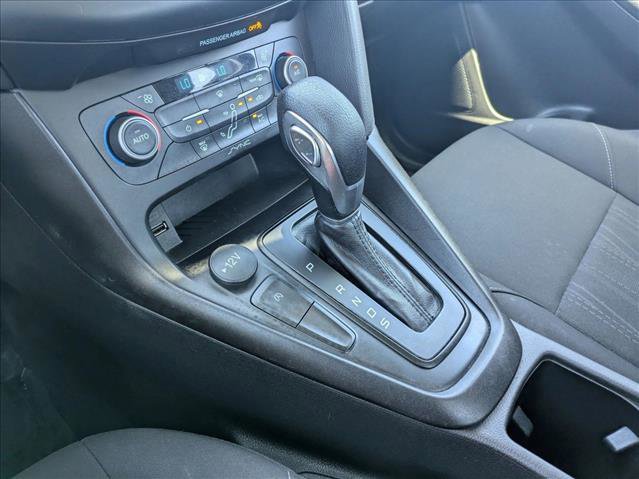 Certified 2018 Ford Focus SE FWD image 12