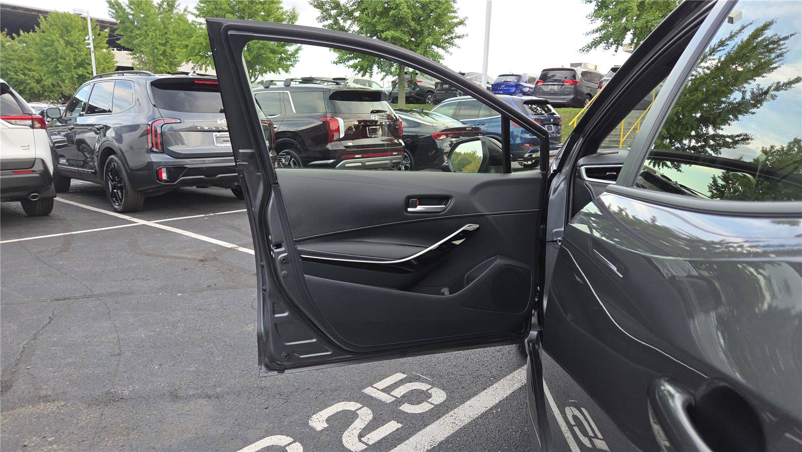 Used 2026 Toyota Corolla XSE FWD image 13
