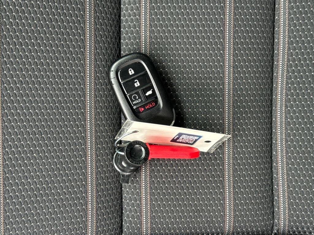 Used 2025 Honda CR-V Sport image 28