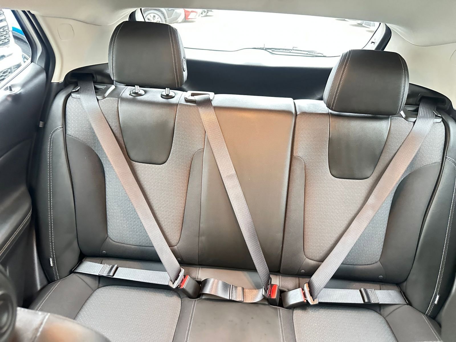 Used 2025 Buick Encore GX Preferred image 38