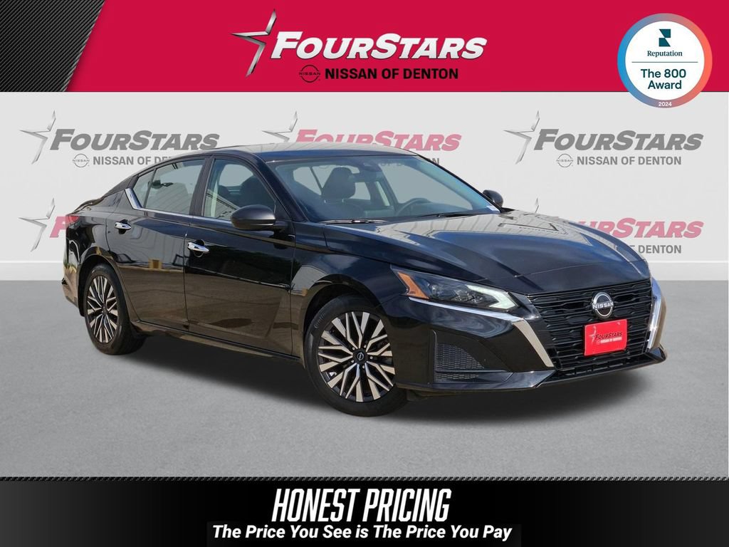 Used 2024 Nissan Altima 2.5 SV FWD image 1