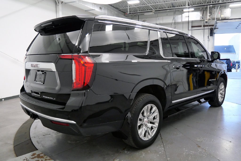 Used 2023 GMC Yukon XL Denali AWD/4WD image 8