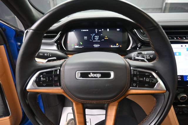 Used 2023 Jeep Grand Cherokee Summit AWD/4WD image 19