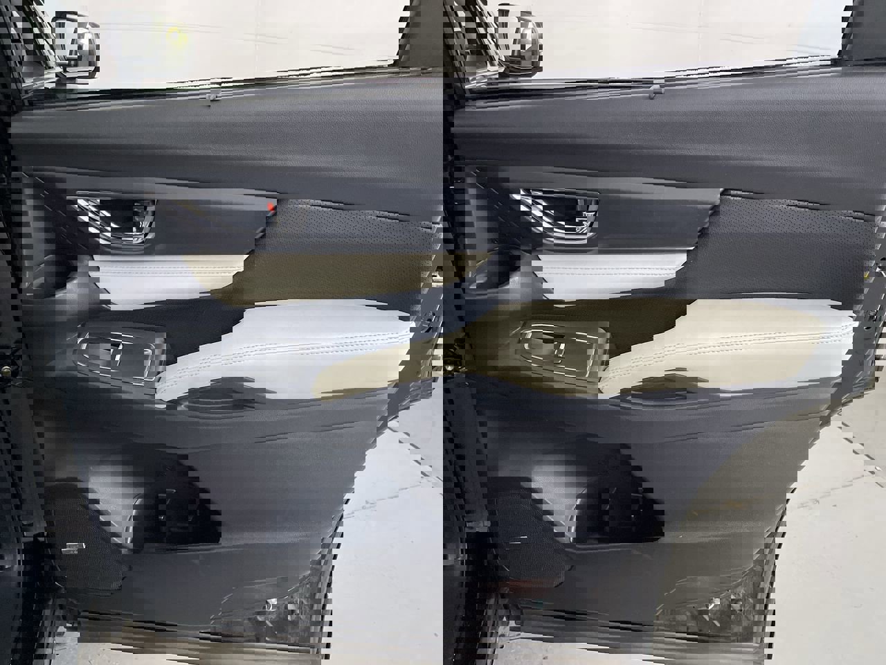 Used 2021 Subaru Ascent Limited w/ Technology Package image 25