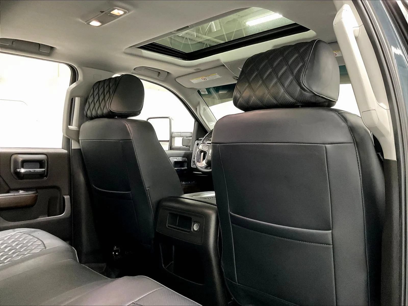 Used 2018 GMC Sierra 2500 Denali w/ Duramax Plus Package AWD/4WD image 45