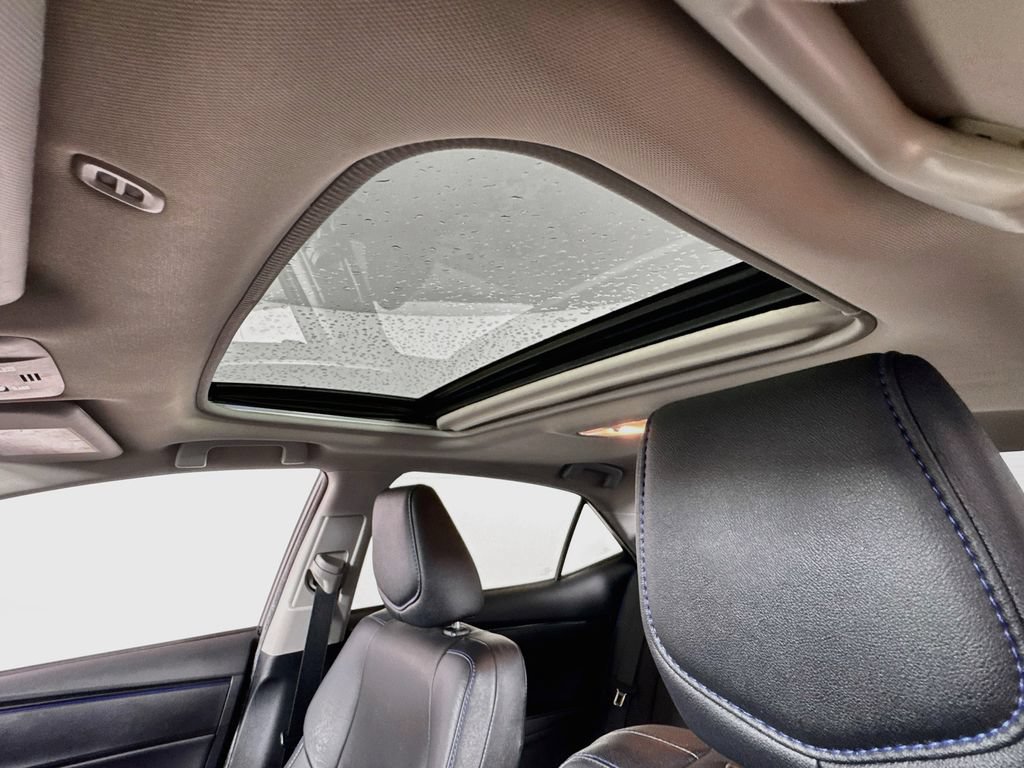 Used 2017 Toyota Corolla SE w/ Carpet Mat Package (TMS) FWD image 20