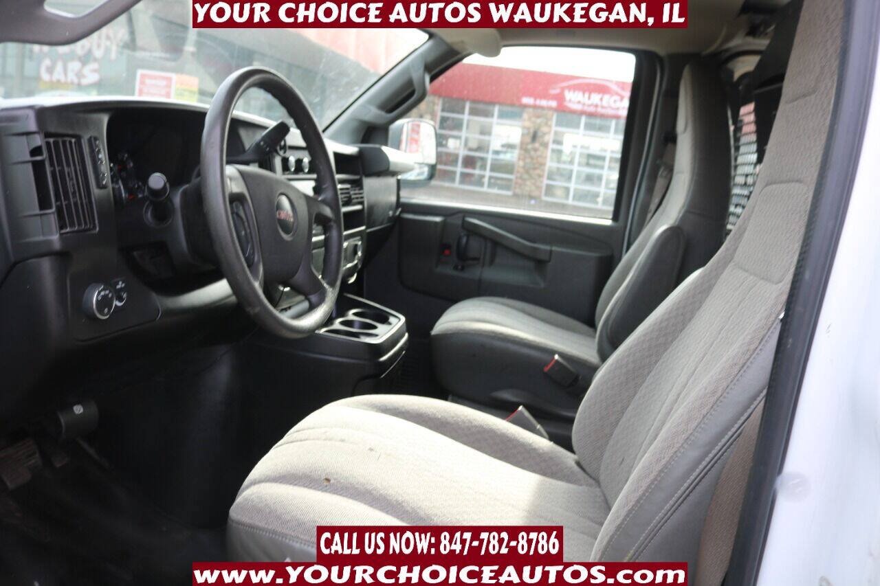 Used 2017 GMC Savana 2500 RWD image 27
