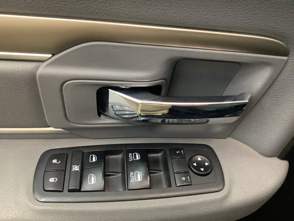 Used 2018 RAM 1500 Classic SLT image 16