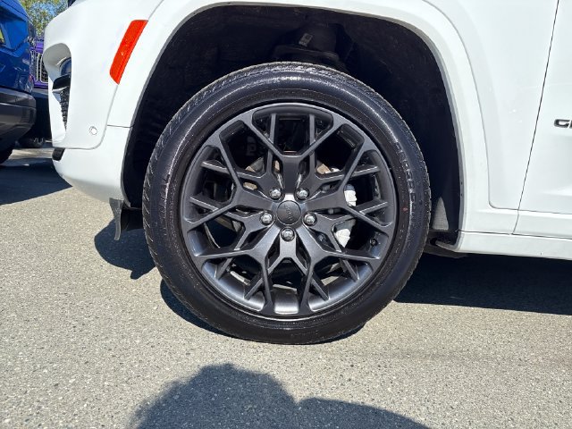 New 2025 Jeep Grand Cherokee Summit AWD/4WD image 28