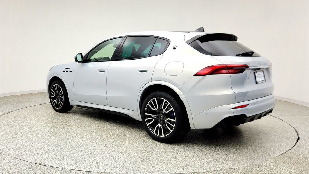Used 2023 Maserati Grecale Modena AWD/4WD image 7