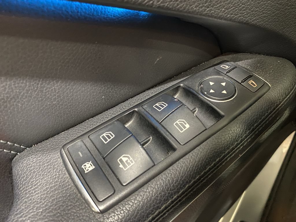 Used 2014 Mercedes-Benz E 350 Sedan image 9