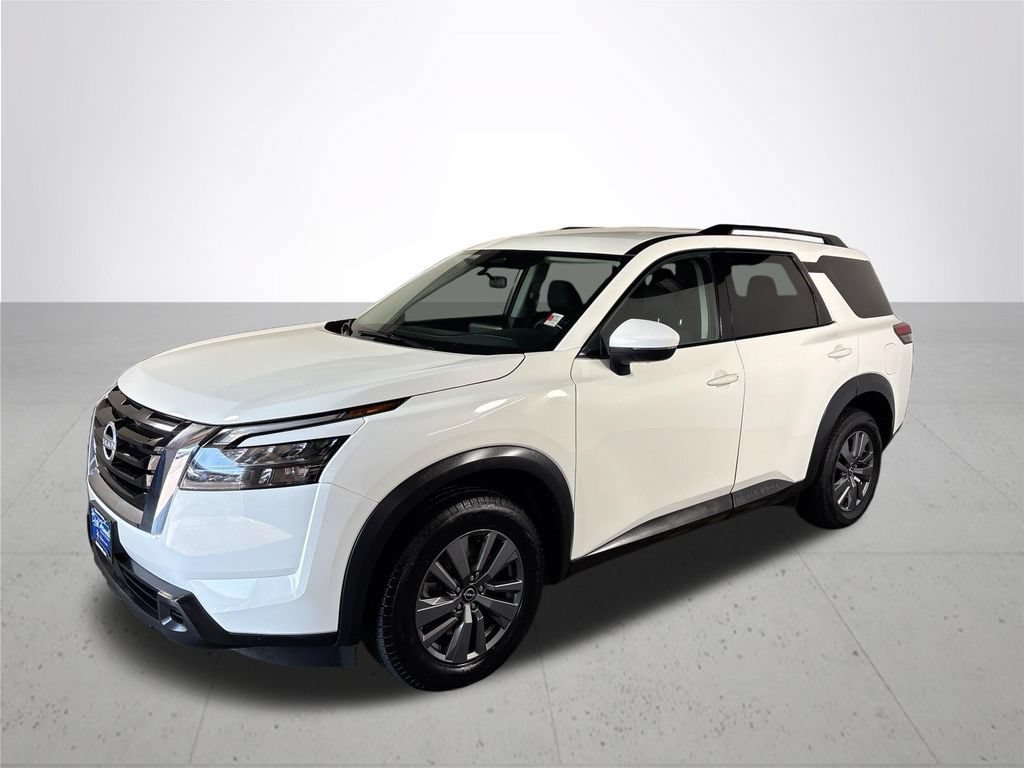 Used 2024 Nissan Pathfinder SV AWD/4WD image 2