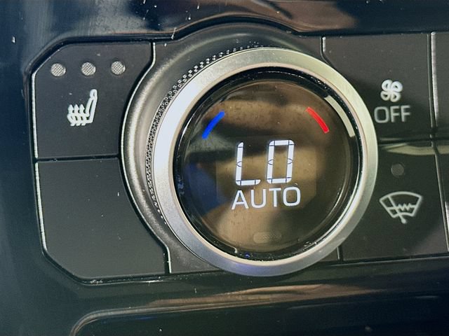 Certified 2025 Toyota Highlander XLE FWD image 23