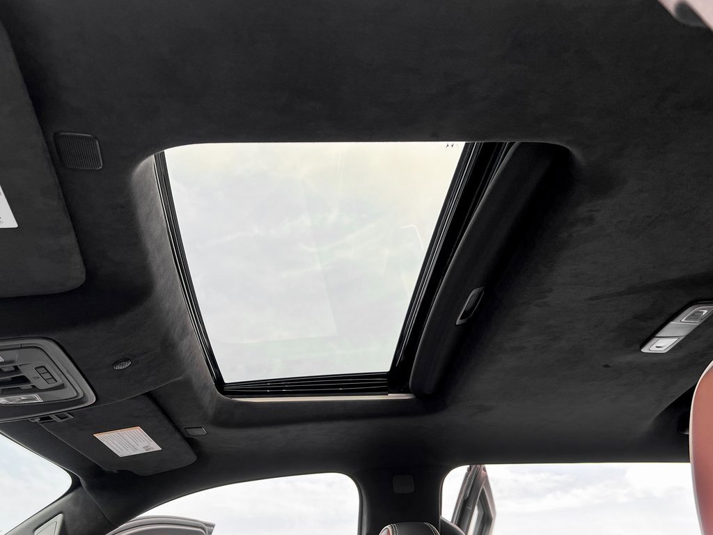 Used 2024 GMC Sierra 3500 Denali Ultimate image 8