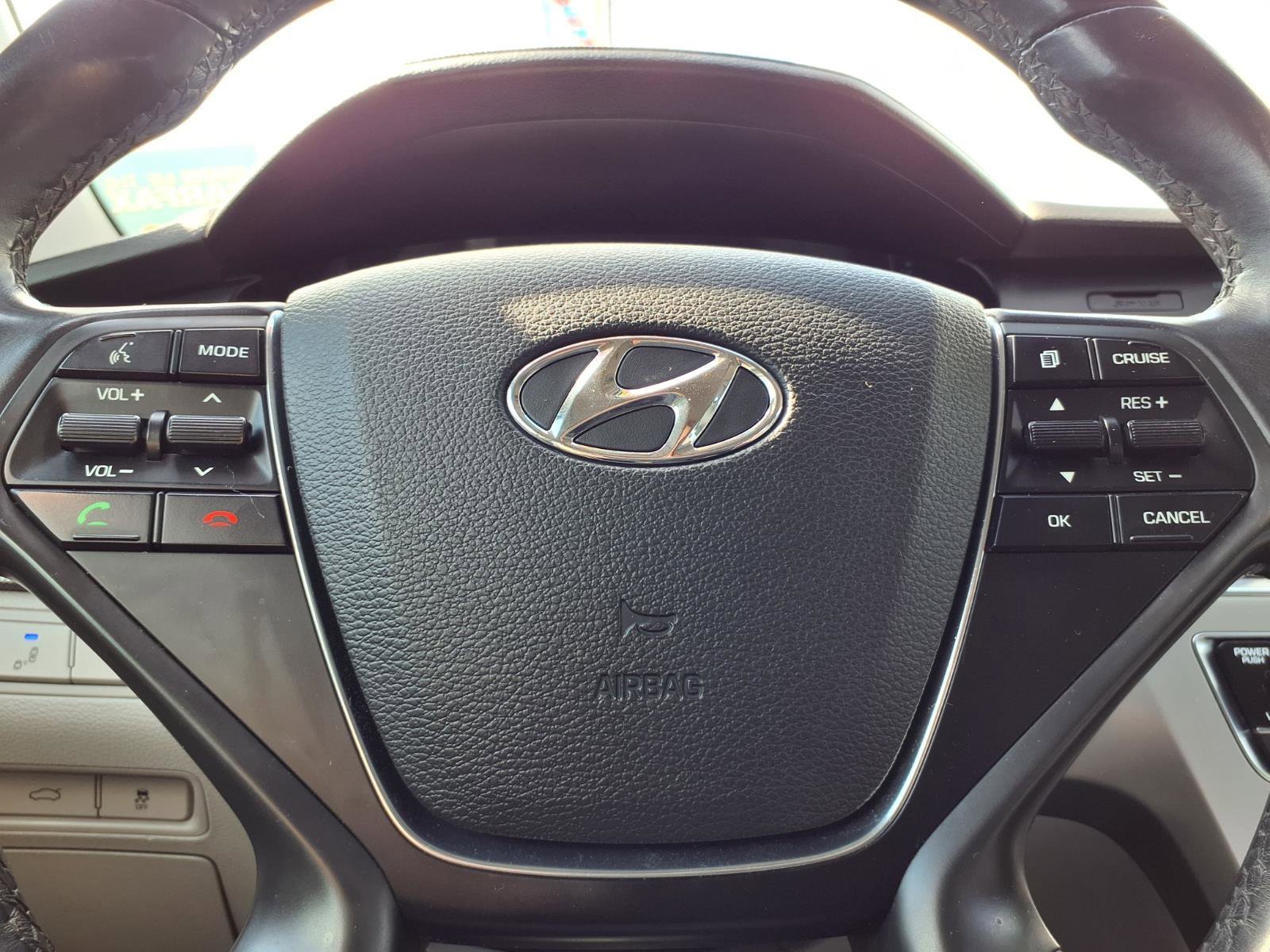 Used 2016 Hyundai Sonata Sport w/ Option Group 03 FWD image 17