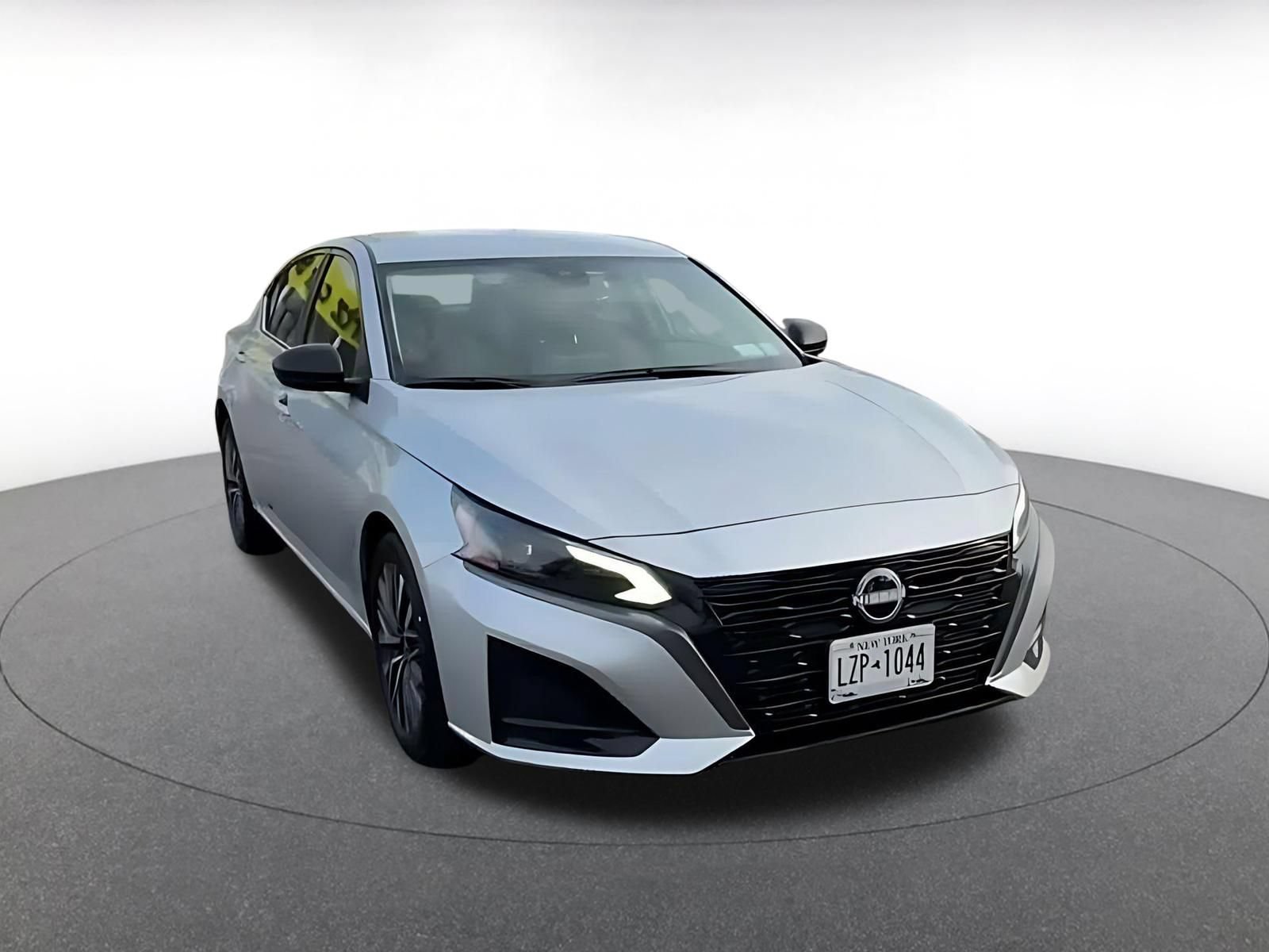 Used 2026 Nissan Altima 2.5 SV FWD image 3