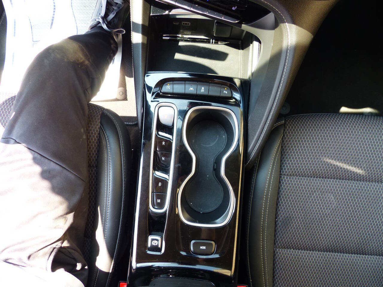 Used 2022 Buick Envision Preferred FWD image 33