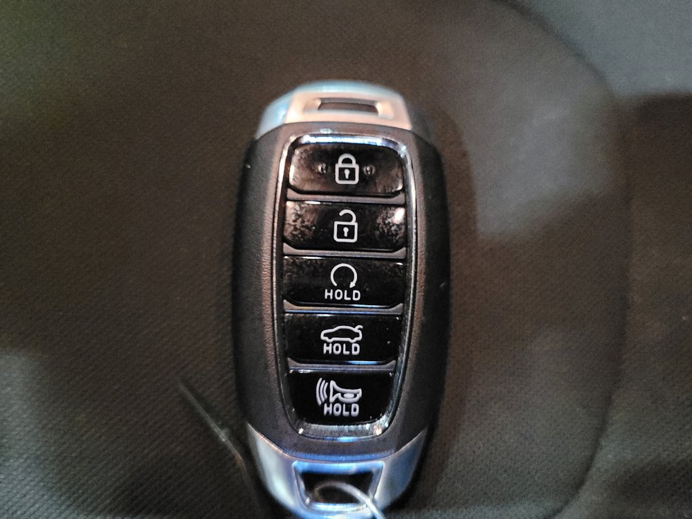 Used 2023 Hyundai Elantra SEL w/ Convenience Package FWD image 32